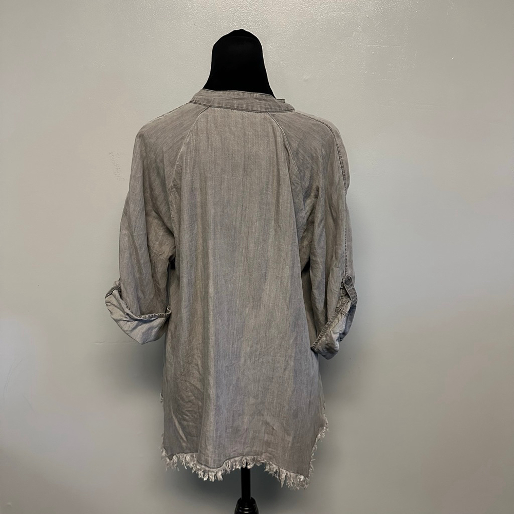 Women's Hester & Orchard Gray Tunic Top with Frayed Hem - Size Large 100% tencel - Picture 4 of 7